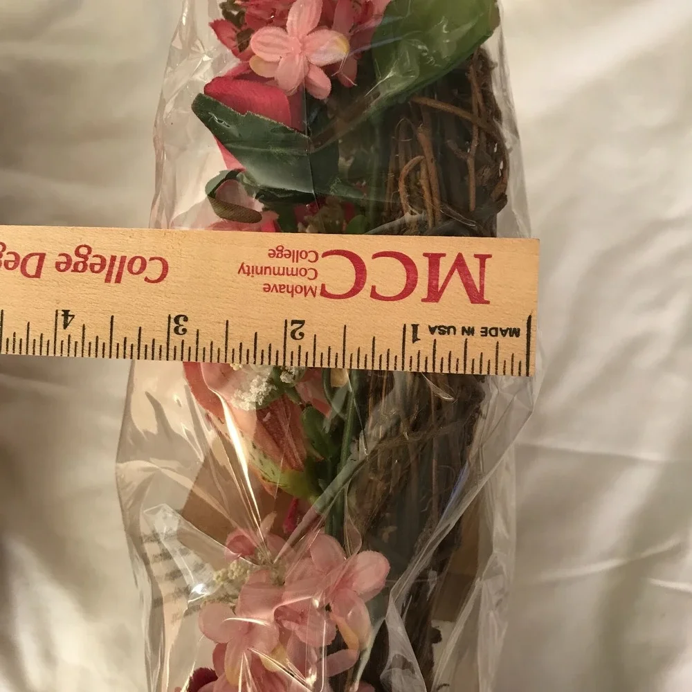 Avon Gift collections spring heart wreath